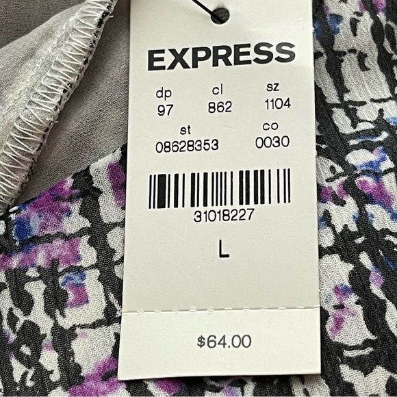 NWT EXPRESS WOMEN’s top, blouse, short sleeve with lots of ruffles, size Large - Picture 5 of 9